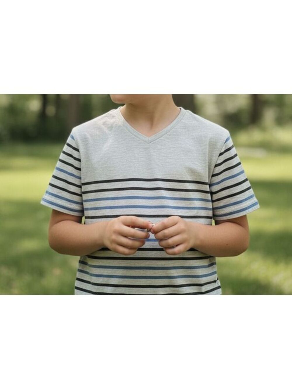 NWOT | Mossimo Supply Co. | M | V-Neck Striped T-Shirt Medium